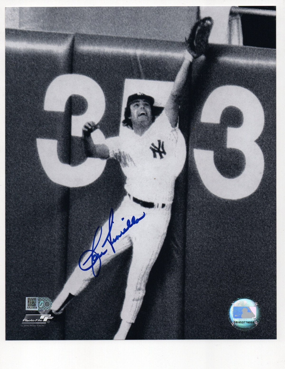 Lou Piniella Signed 8x10 Photo (AIV AA23948)