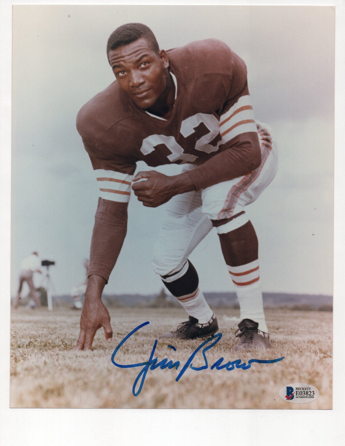 Jim Brown Signed 8x10 Photo (Beckett E03823)