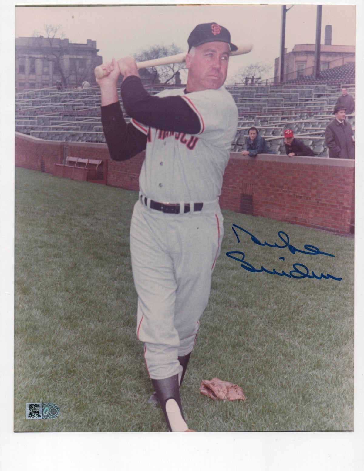 Duke Snider Signed 8x10 Photo (AIV AA24046)