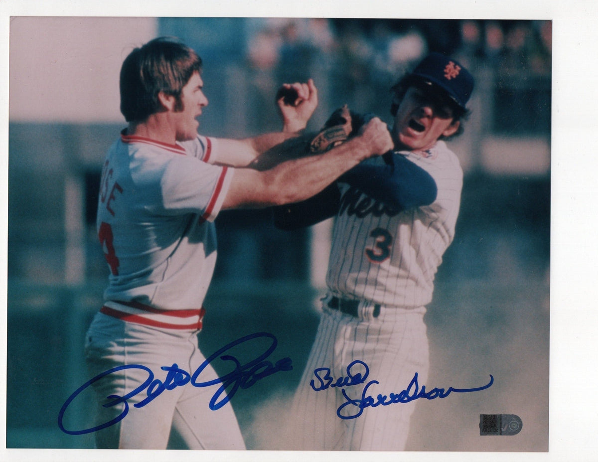 Pete Rose & Bud Harrelson Signed 8x10 Photo (AIV AA24120)