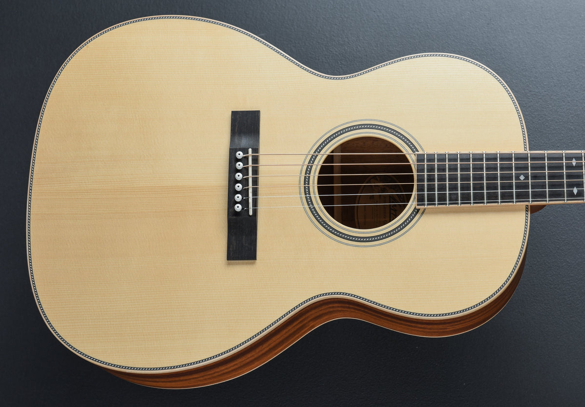 000-40 Mahogany w/Moon Spruce '23
