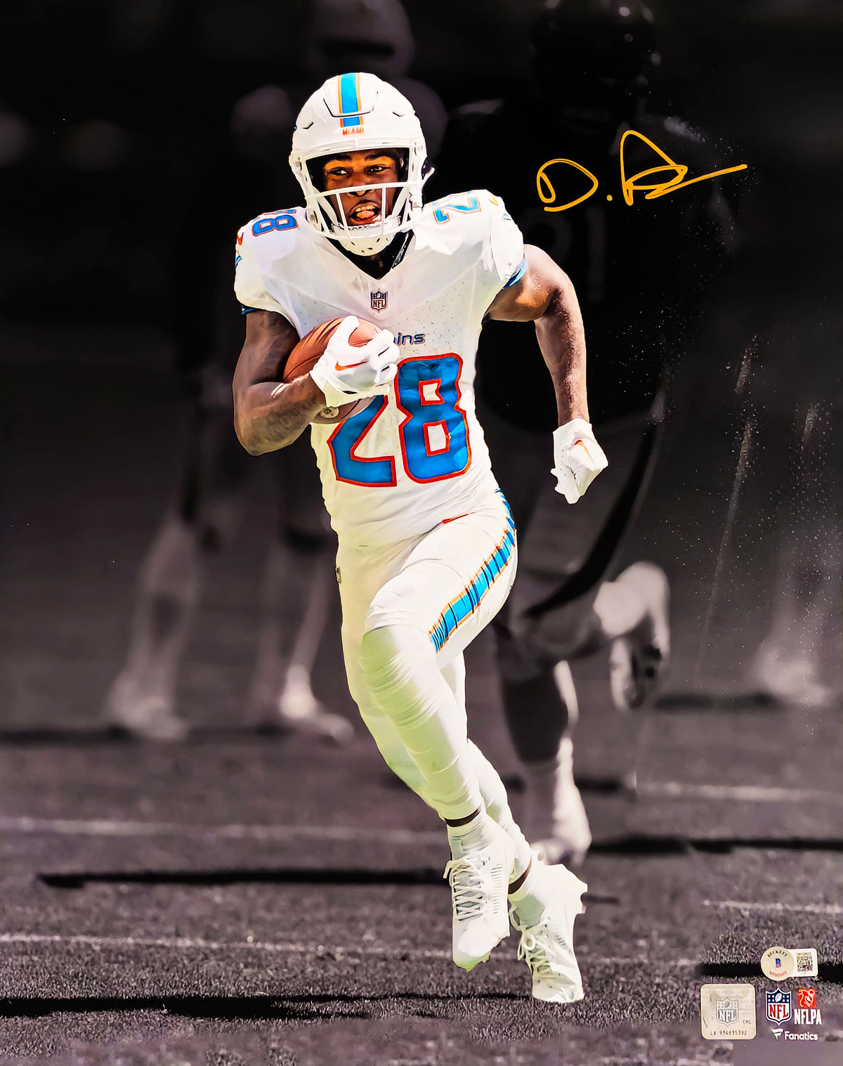 De'Von Achane Autographed 16x20 Photo Miami Dolphins Spotlight Beckett BAS Witness