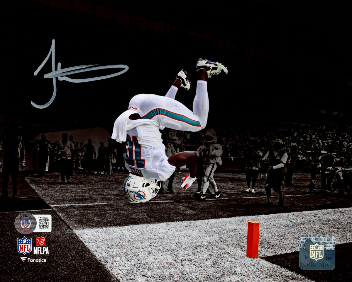 Tyreek Hill Autographed 8x10 Photo Miami Dolphins Spotlight Selfie Backflip Beckett BAS Witness