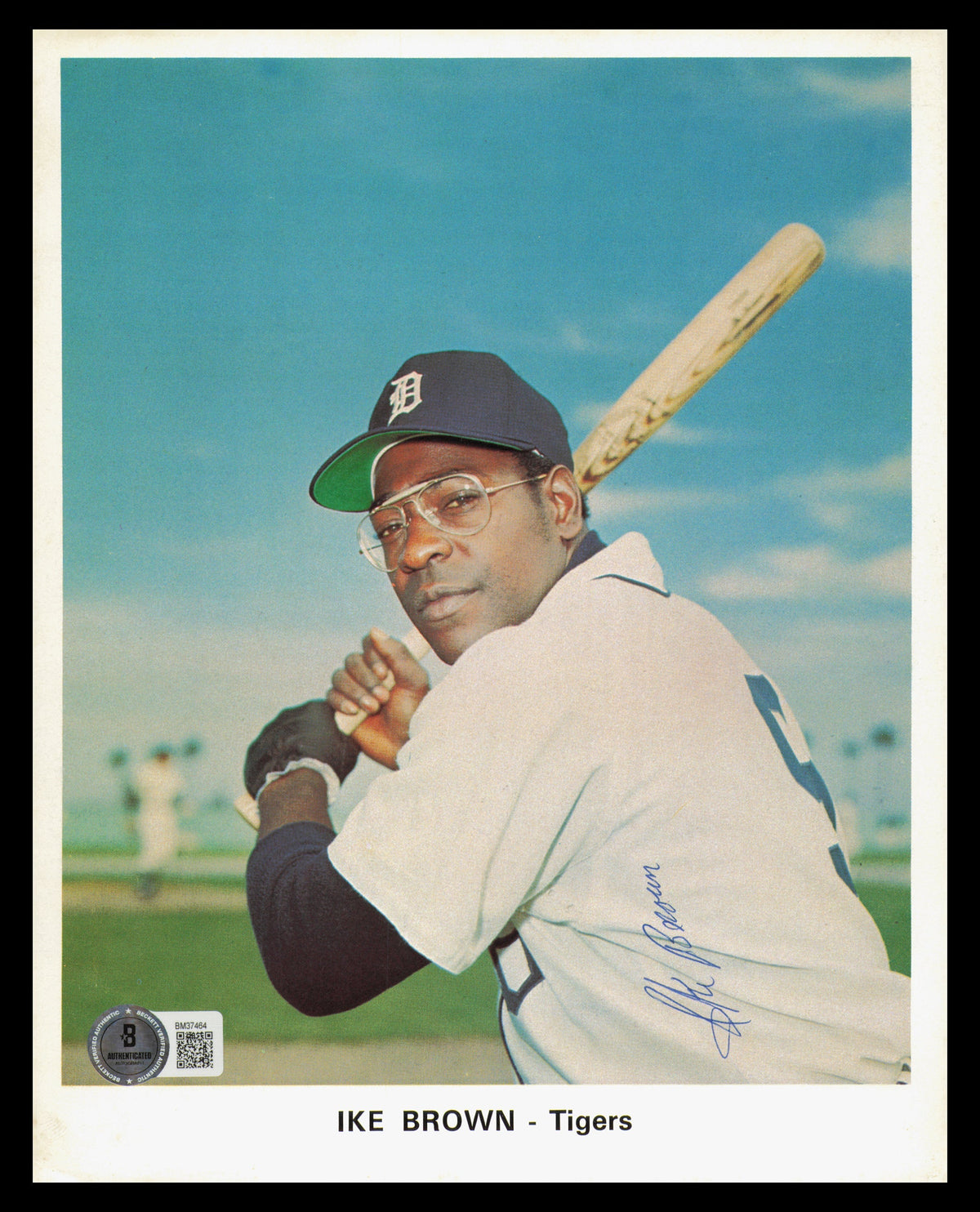 Ike Brown Autographed 7x9 Team Issued Photo Detroit Tigers 1971 Beckett BAS QR #BM37464