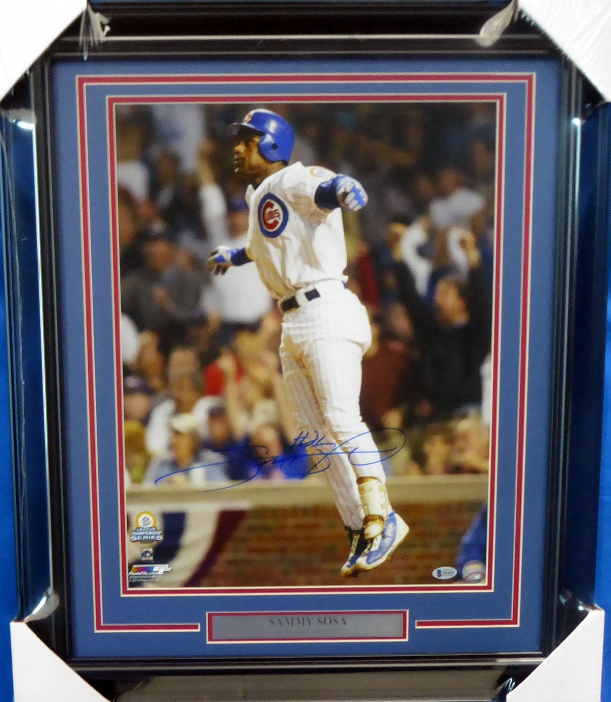 Sammy Sosa Autographed Framed 16x20 Photo Chicago Cubs Beckett BAS Stock #155014
