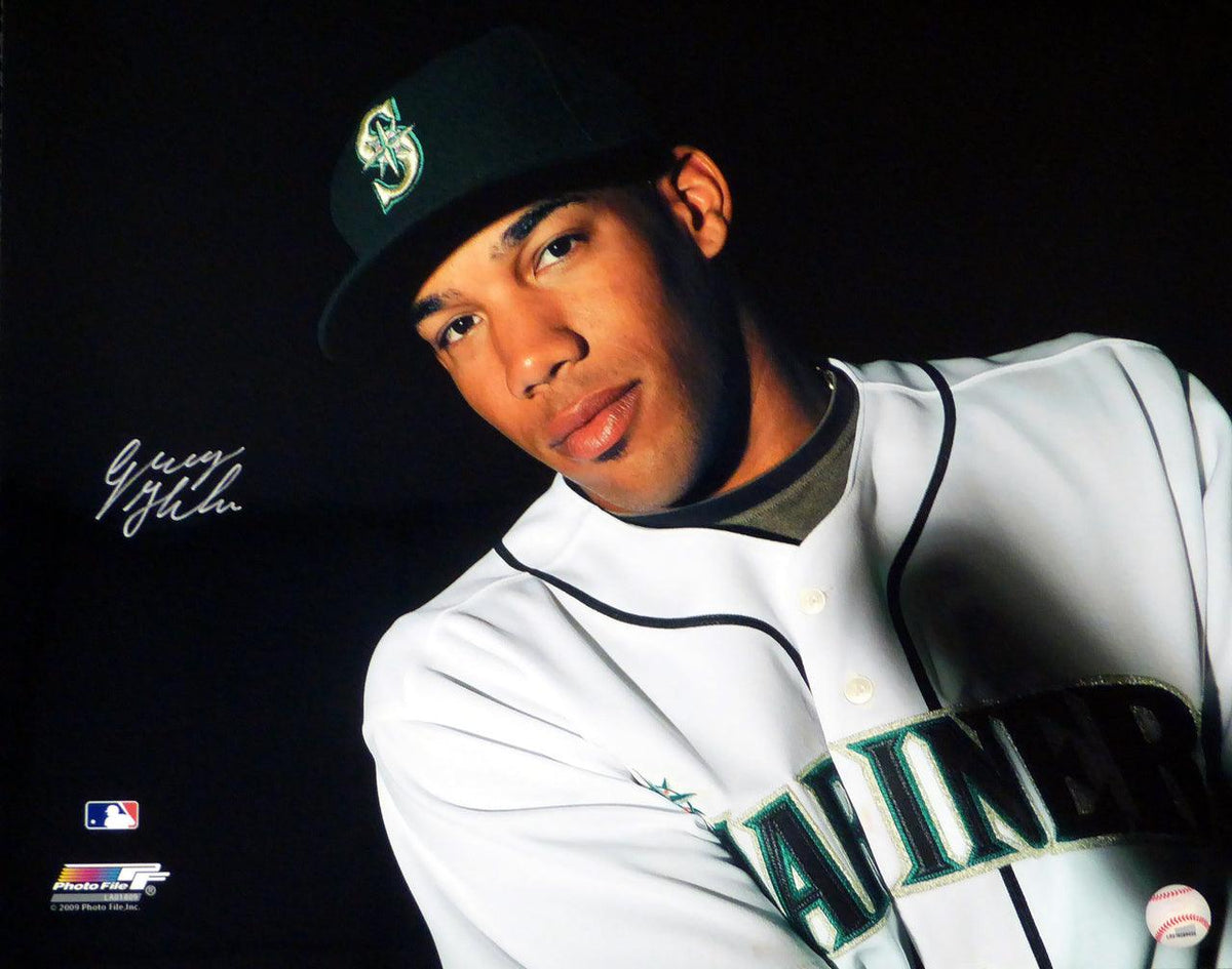 Greg Halman Autographed 16x20 Photo Seattle Mariners PSA/DNA RookieGraph Stock #22256