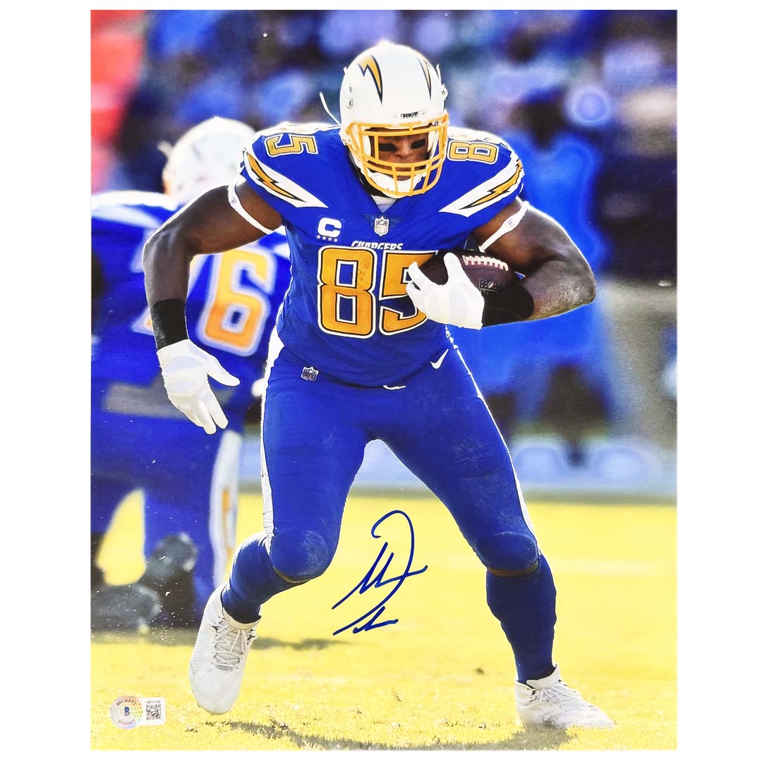 Antonio Gates Signed San Diego Pose 2 Football 11x14 Photo (Beckett)