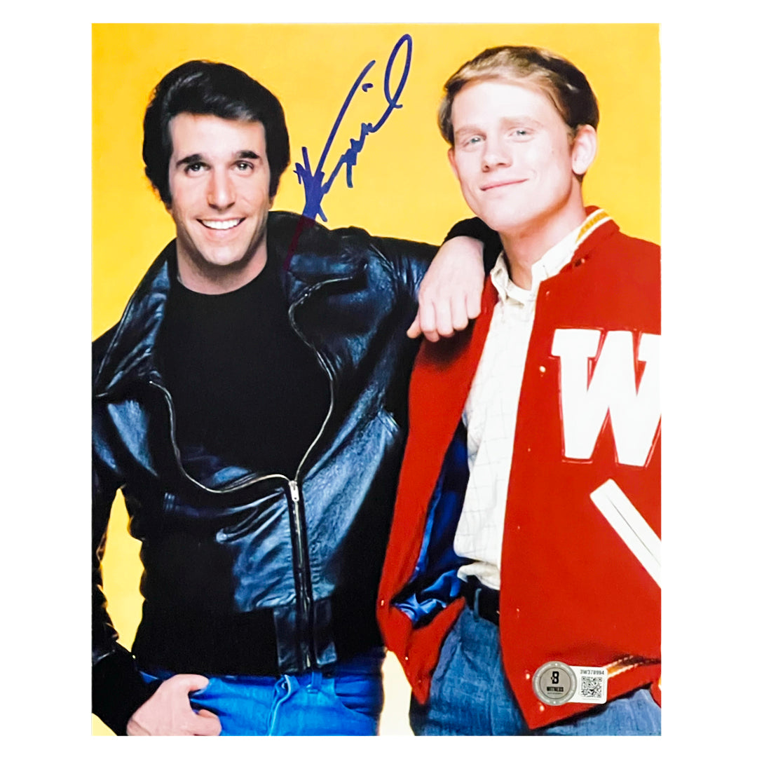 Henry Winkler Signed Pose 3 Happy Days 8x10 Photo (Beckett)